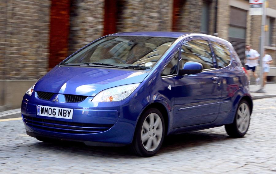  Mitsubishi Colt 3-Door 2004 года  (фото 14 из 55)